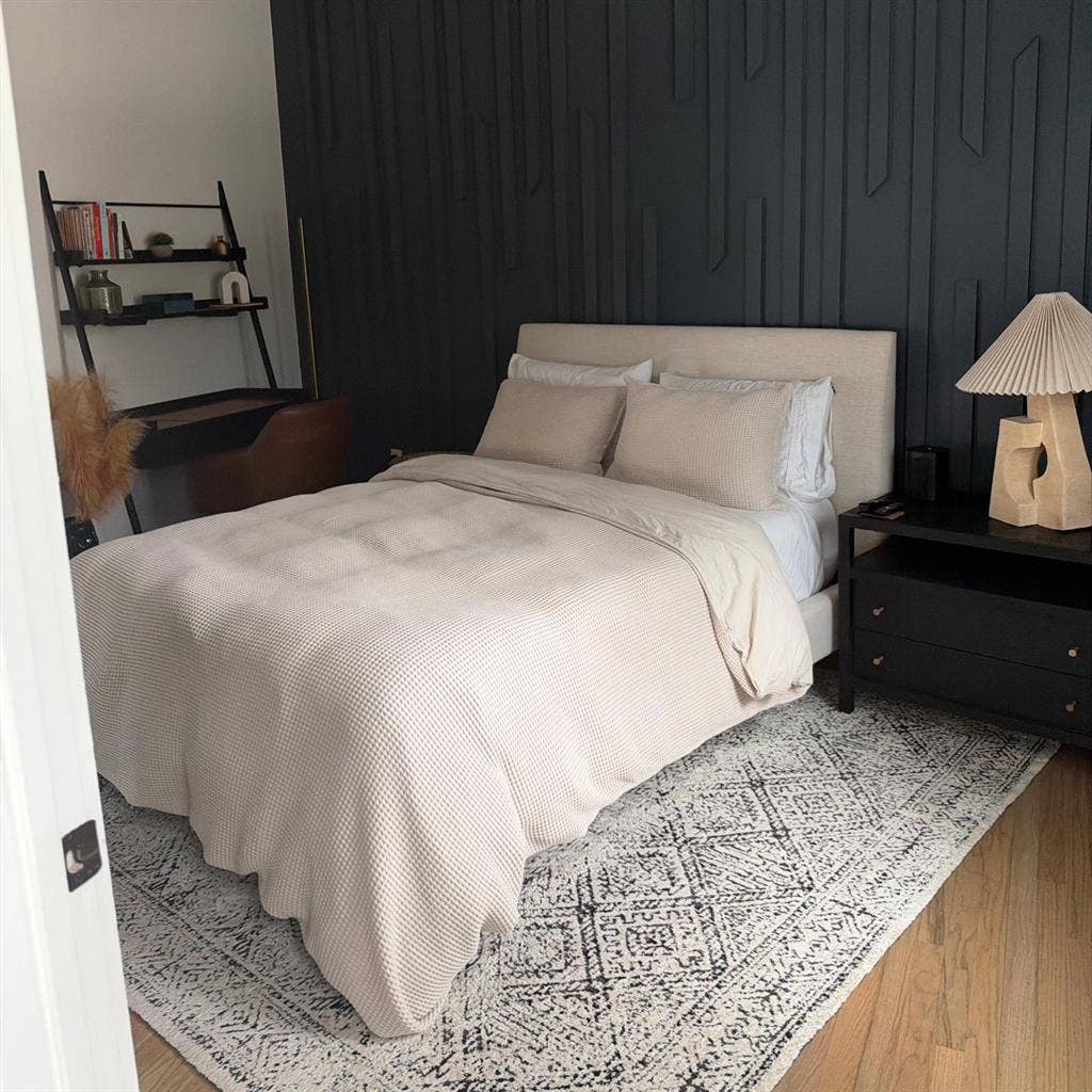 Fully furnished room in midtown