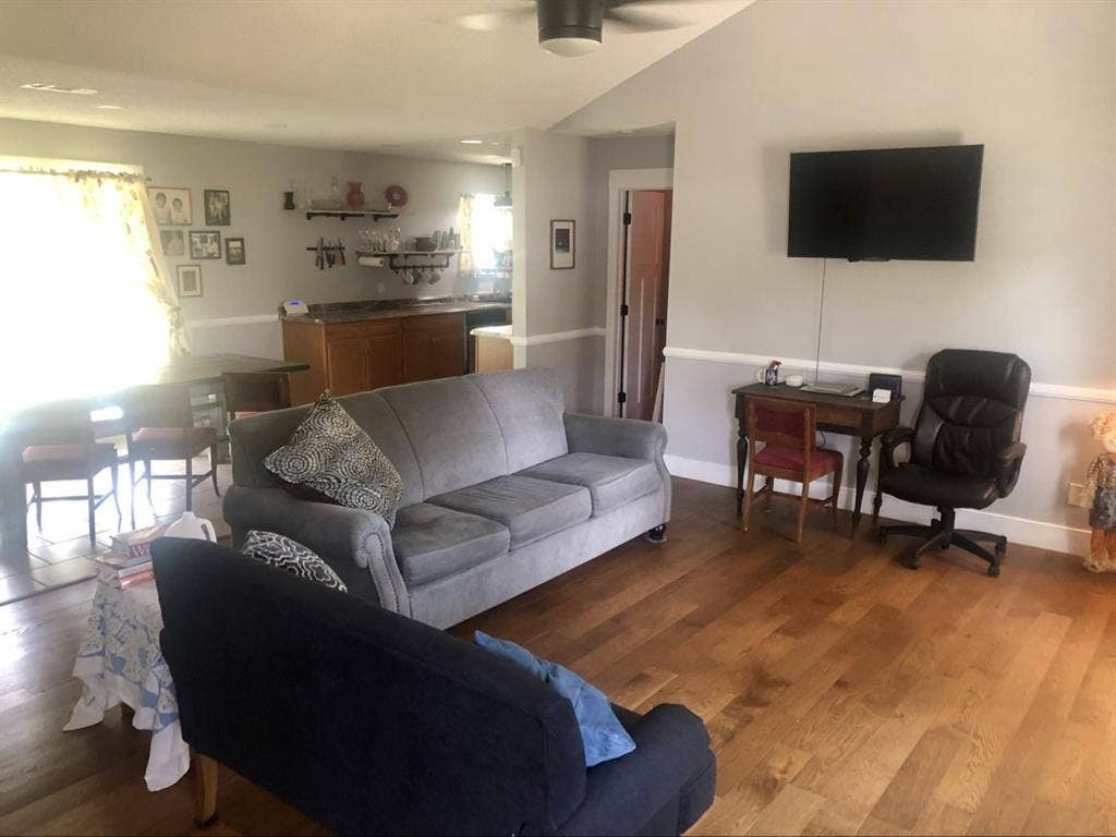 Shared home in St. Marys
