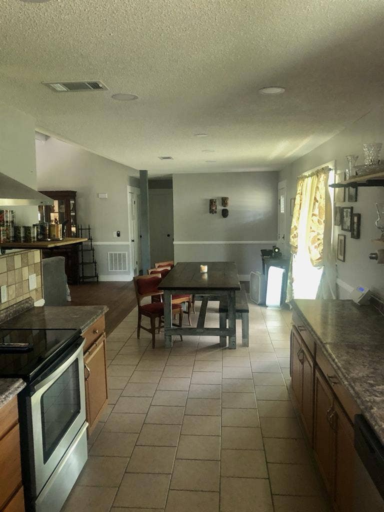 Shared home in St. Marys