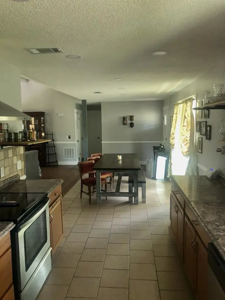 Shared home in St. Marys