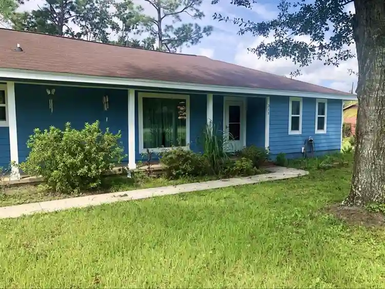 Shared home in St. Marys
