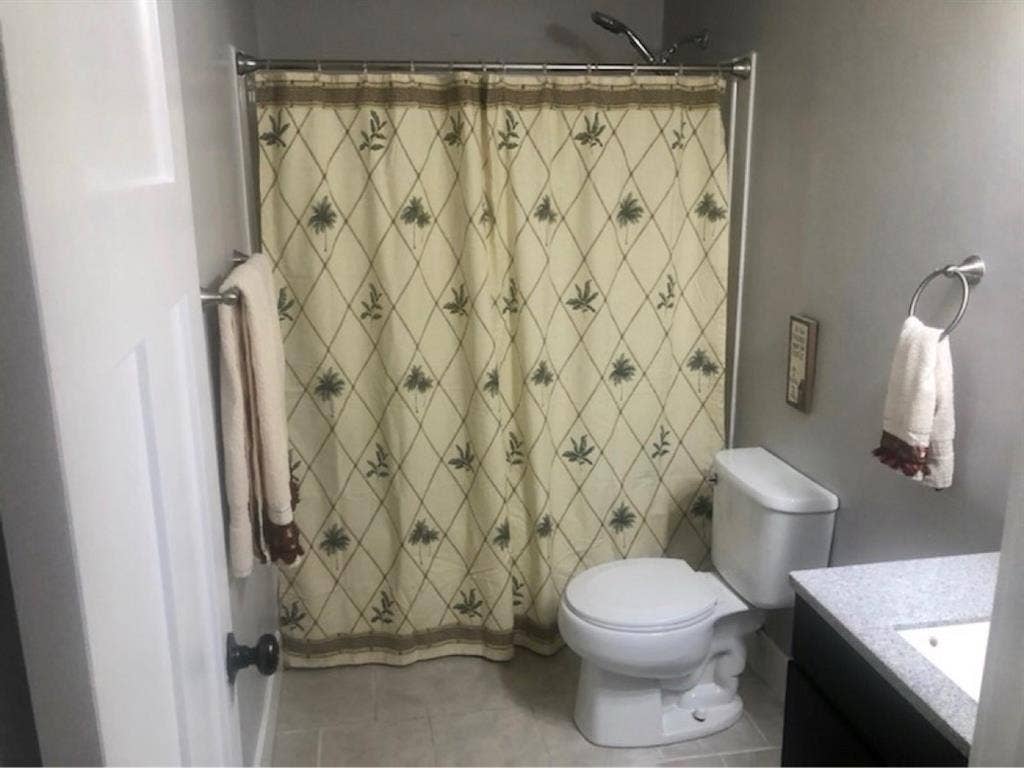 Shared home in St. Marys
