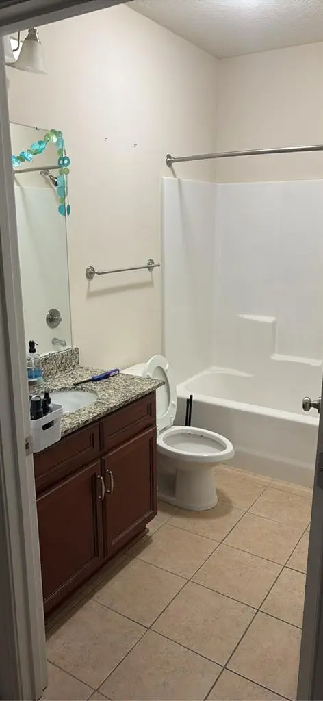 Looking for a roommate!