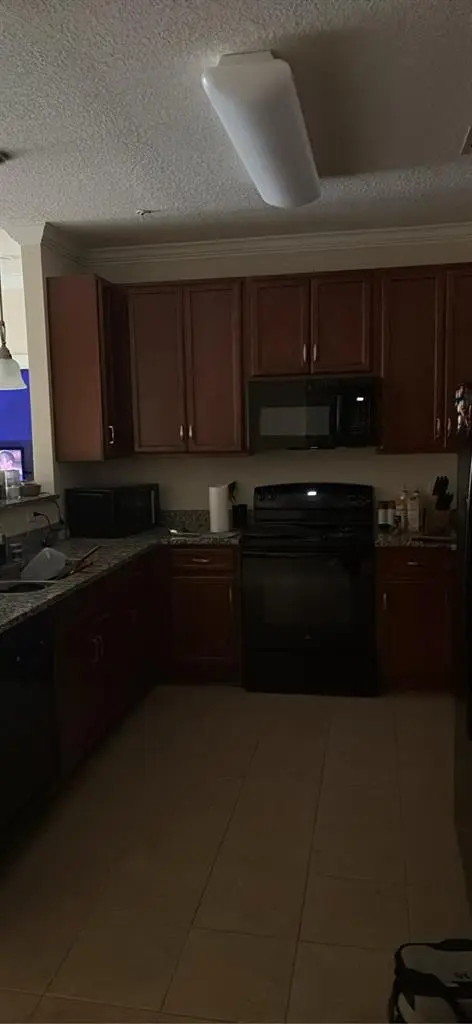 Looking for a roommate!