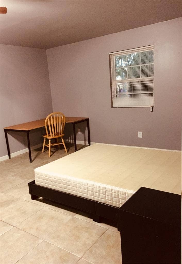 Single bedroom for rentt