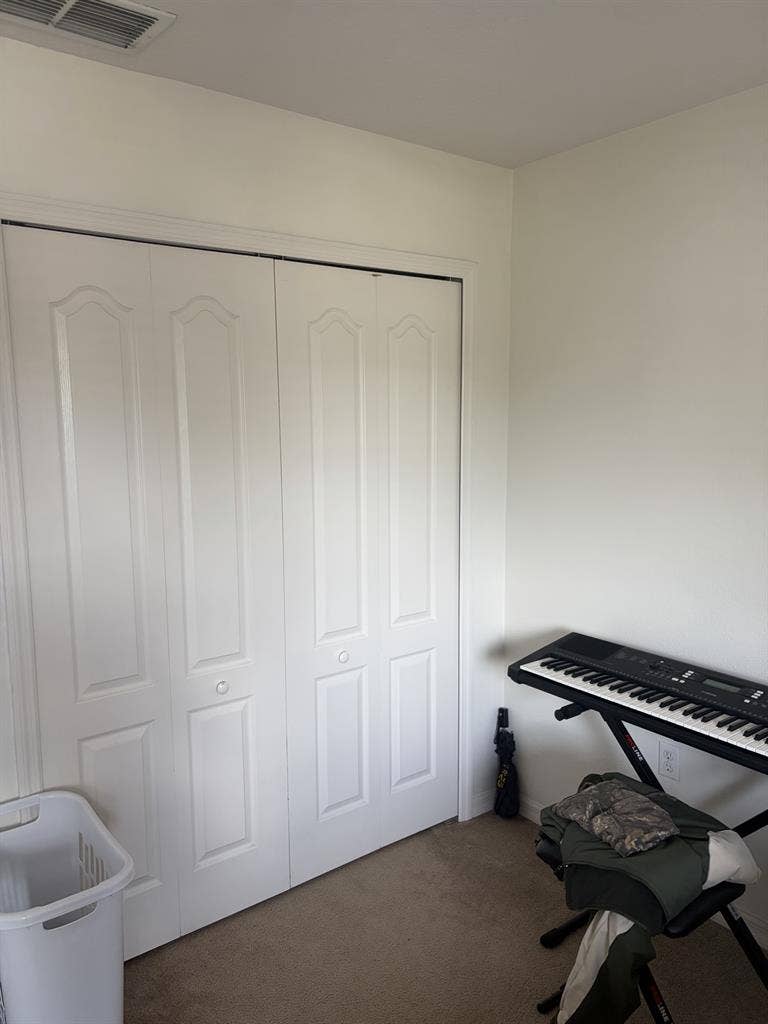 Looking for 5th roommate!