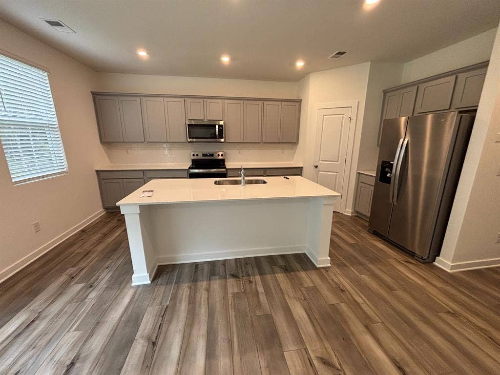 4 BR in Monroe