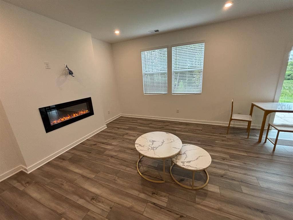 4 BR in Monroe