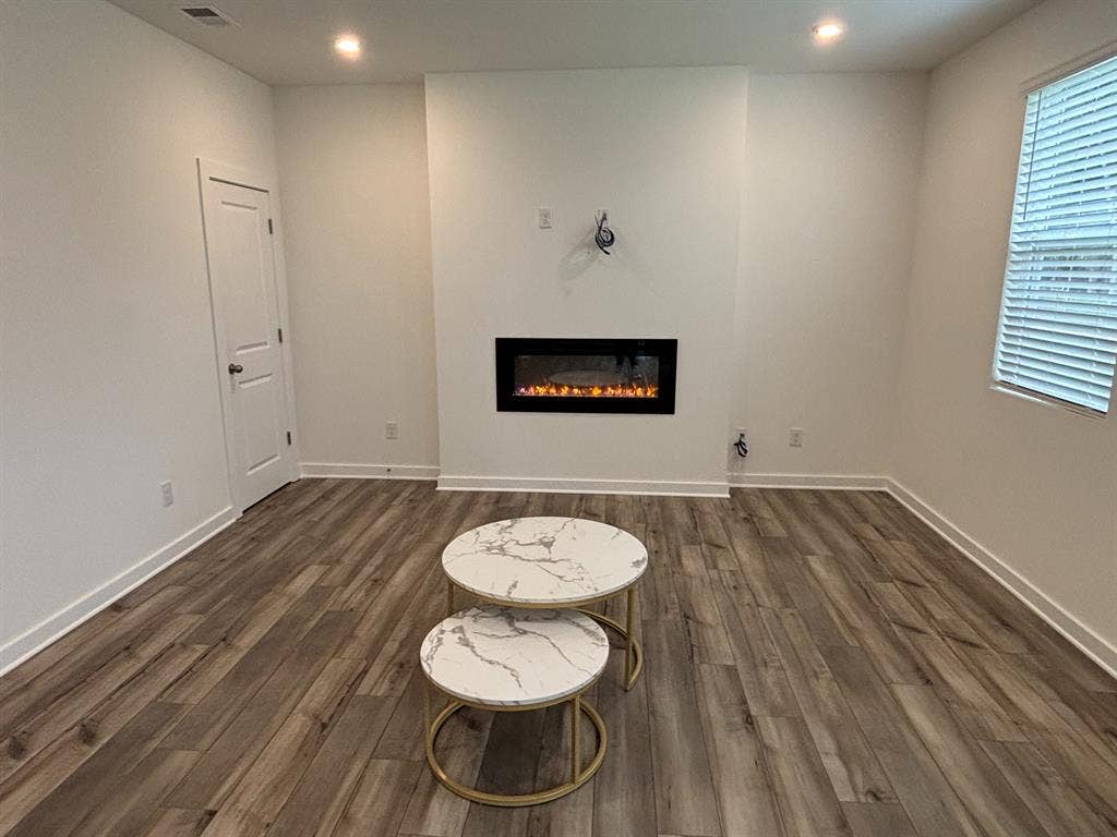 4 BR in Monroe