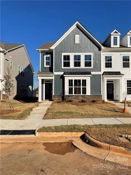 4 BR in Charlotte