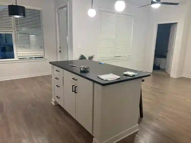 2b/2br less than 10 minutes from PC
