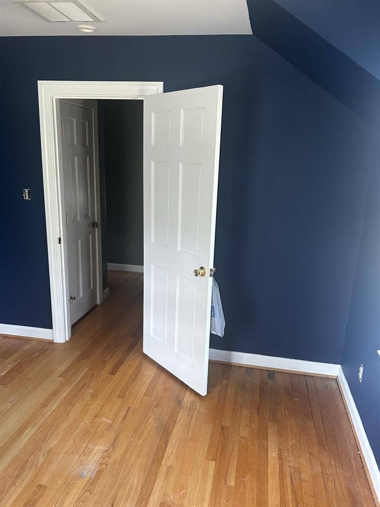 Unfurnished room for rent