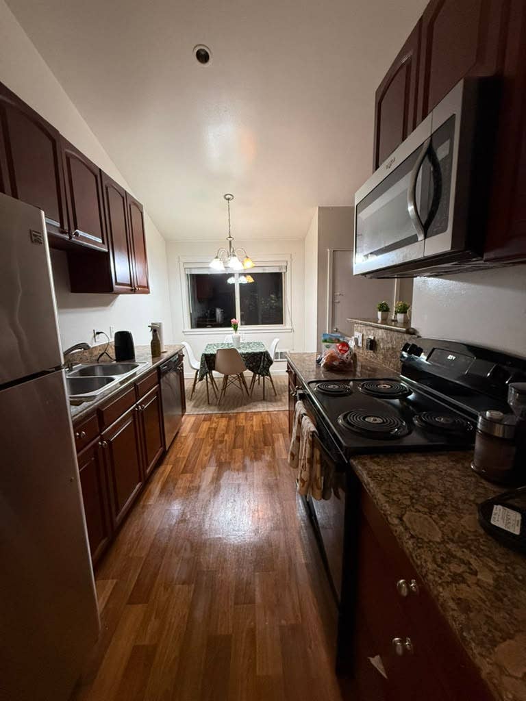 Female Roommate Wanted - Bellevue