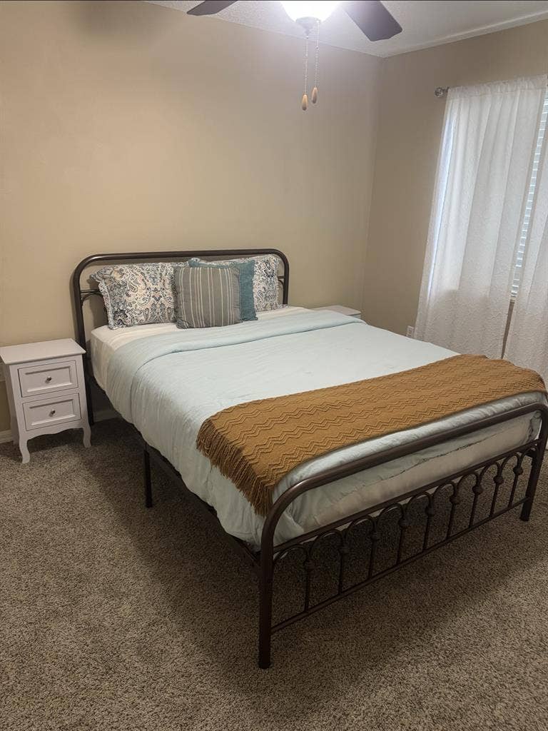 looking for a female roommate