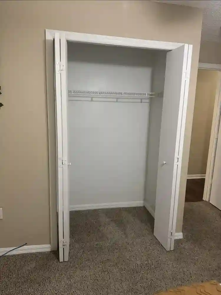 looking for a female roommate