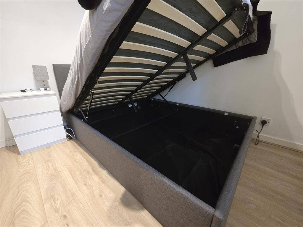 New Barnet - Modern Furnished Room