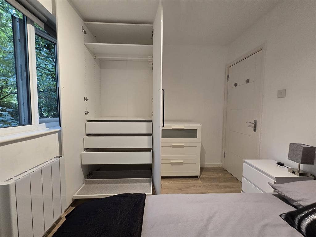 New Barnet - Modern Furnished Room
