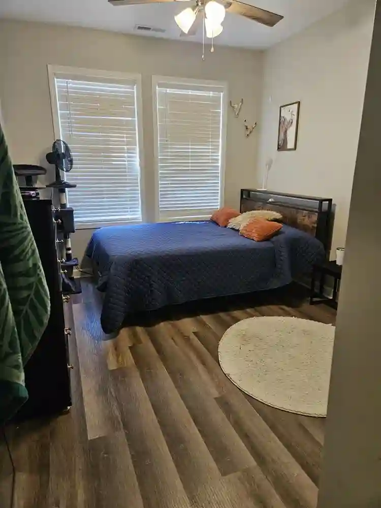 Azalea Trace 1BR Utilities included