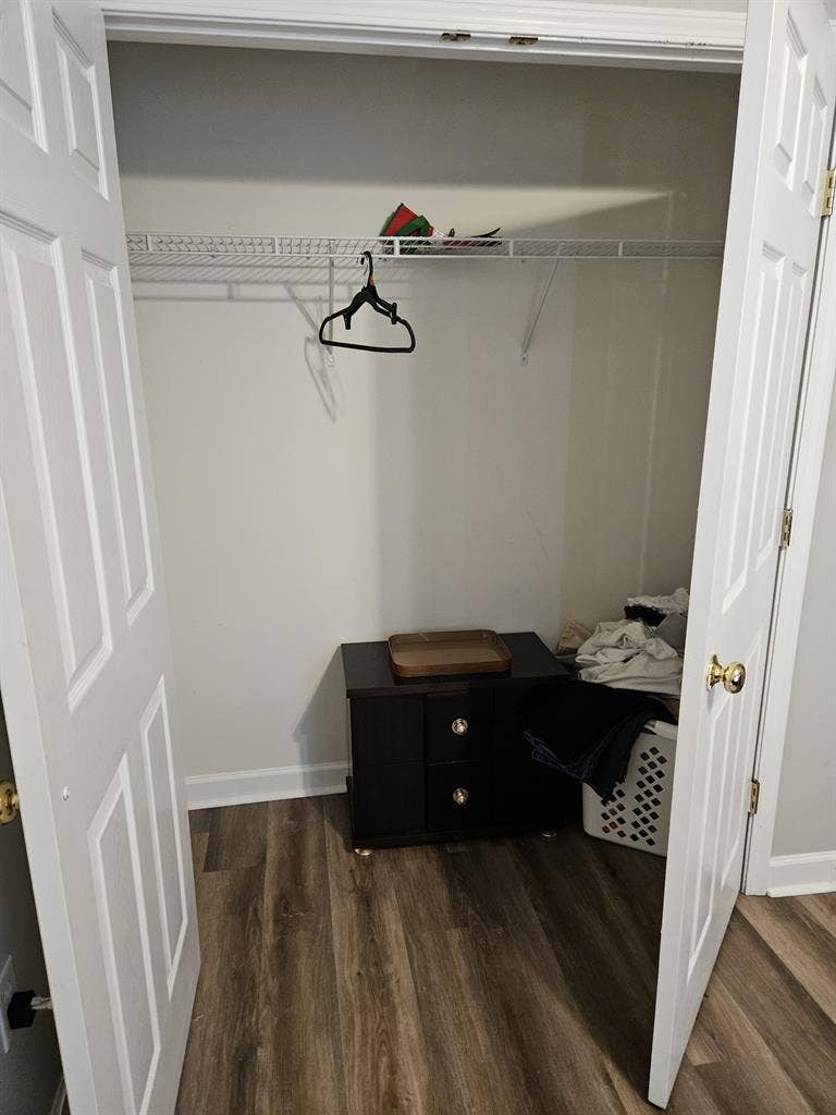 Azalea Trace 1BR Utilities included