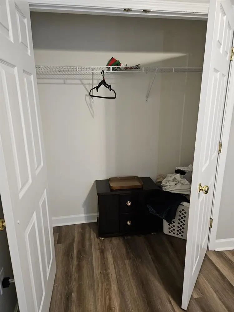 Azalea Trace 1BR Utilities included