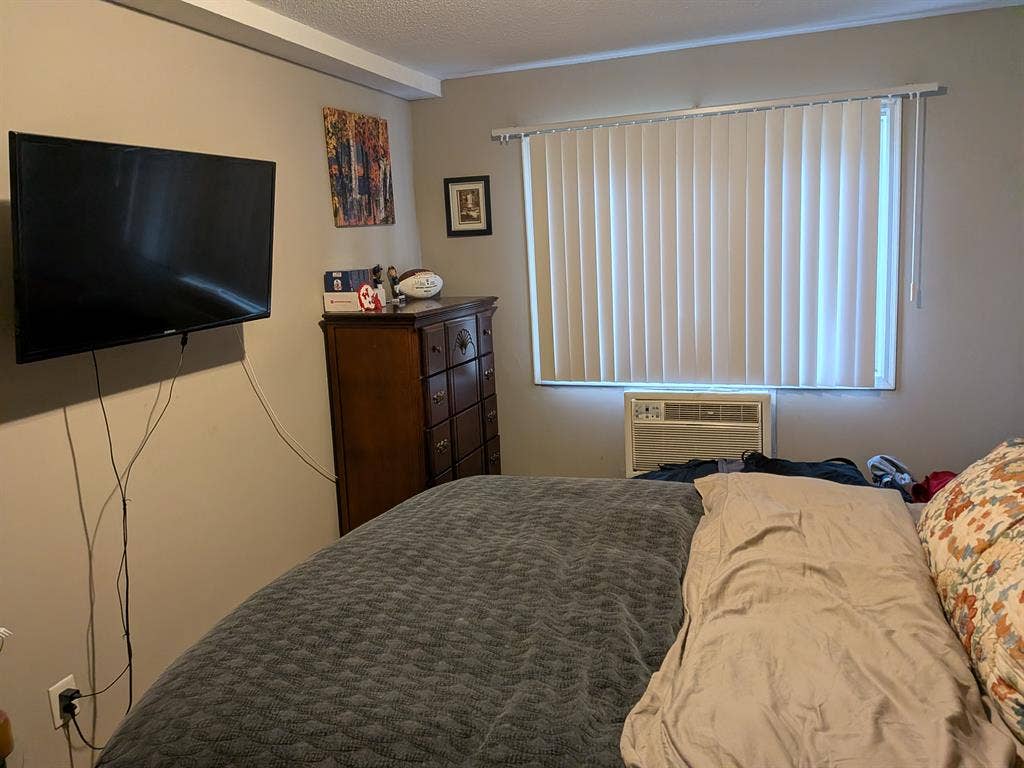 2 bed 1bath in Bloomington for rent