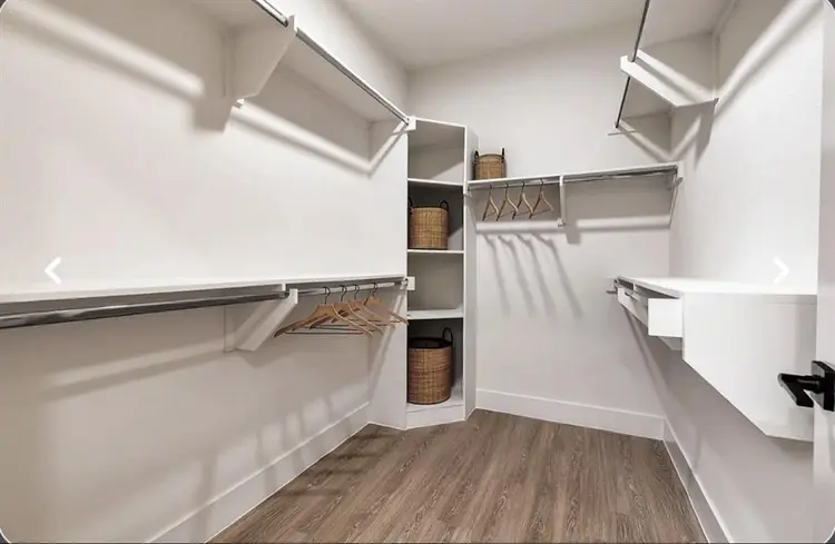 Large Bedroom with Walk In Closet