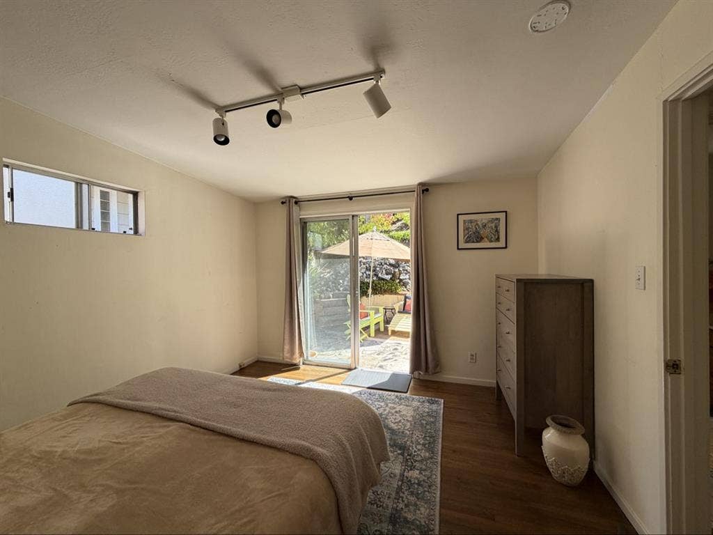 Charming 2 BR 2BA home room to rent