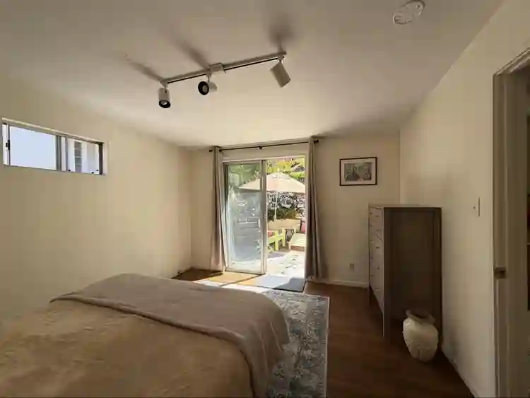 Charming 2 BR 2BA home room to rent