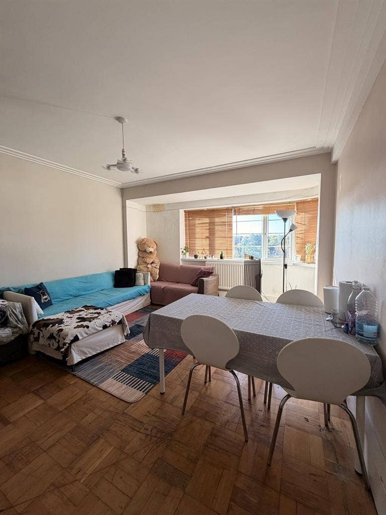 🏡 Spacious Furnished Double Room