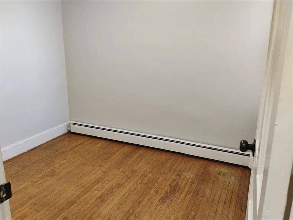 Private Room | Shared Bathroom