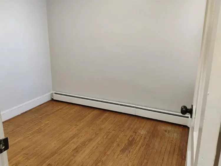 Private Room | Shared Bathroom