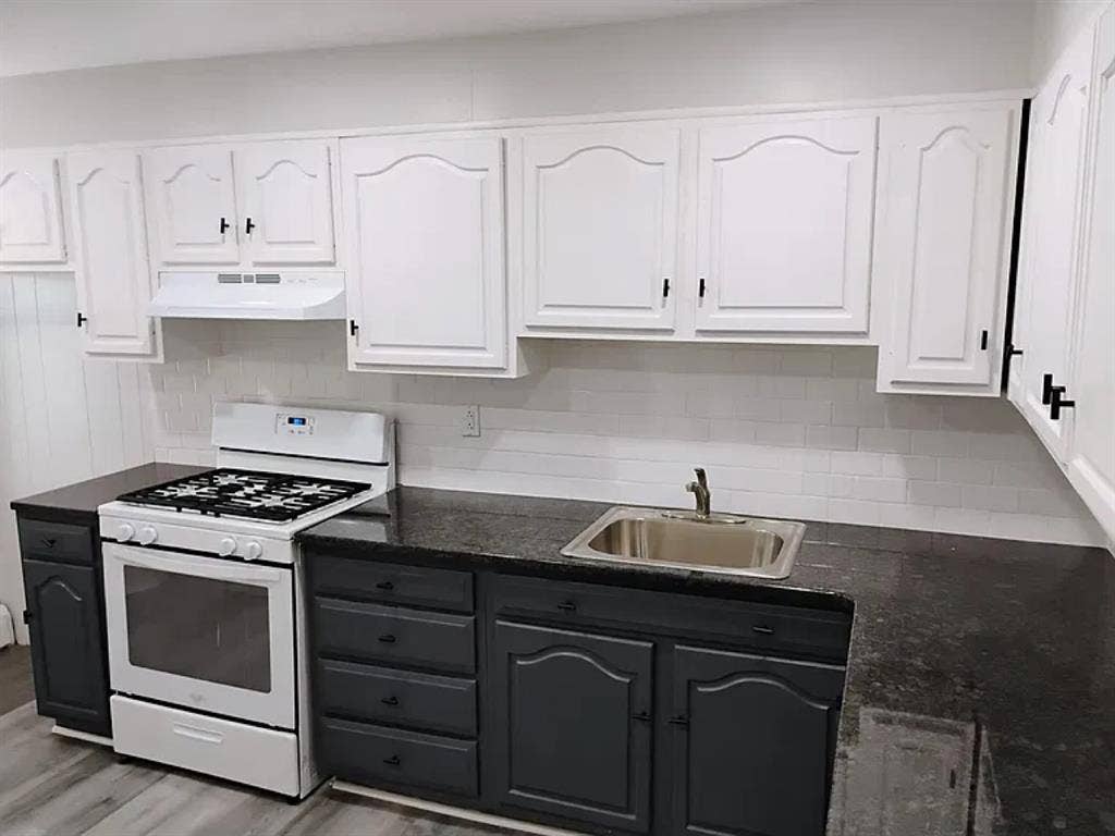 Private Room | Shared Bathroom