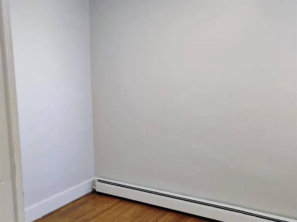 Private Room | Shared Bathroom