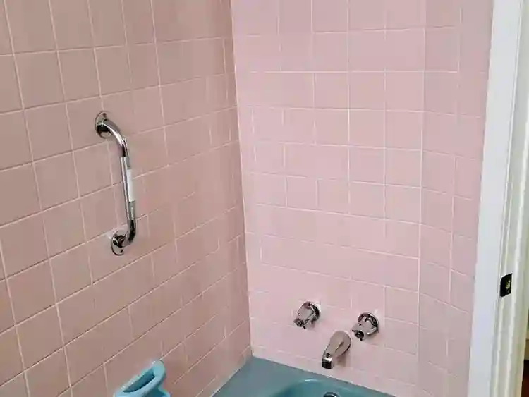 Private Room | Shared Bathroom