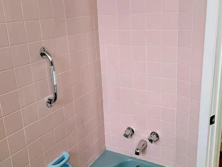 Private Room | Shared Bathroom