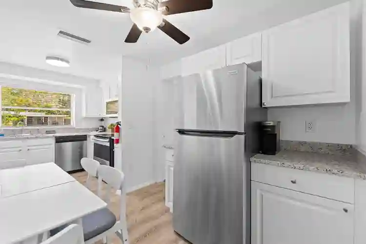 Nice Furnished Room (Sarasota)
