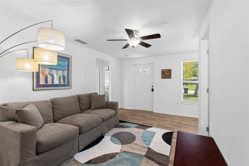 Nice Furnished Room (Sarasota)