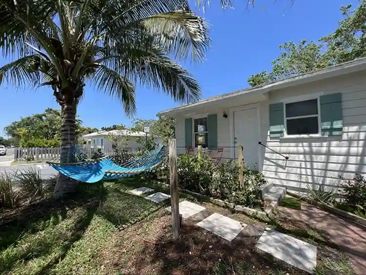 1/1 furnished available