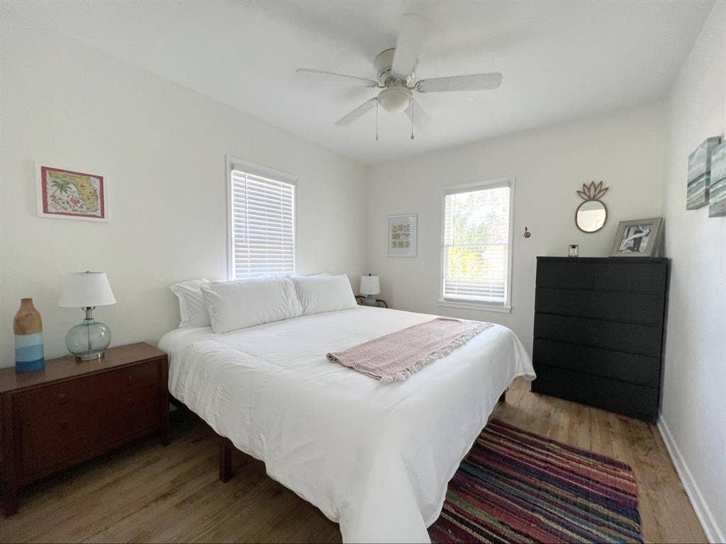 1/1 furnished available