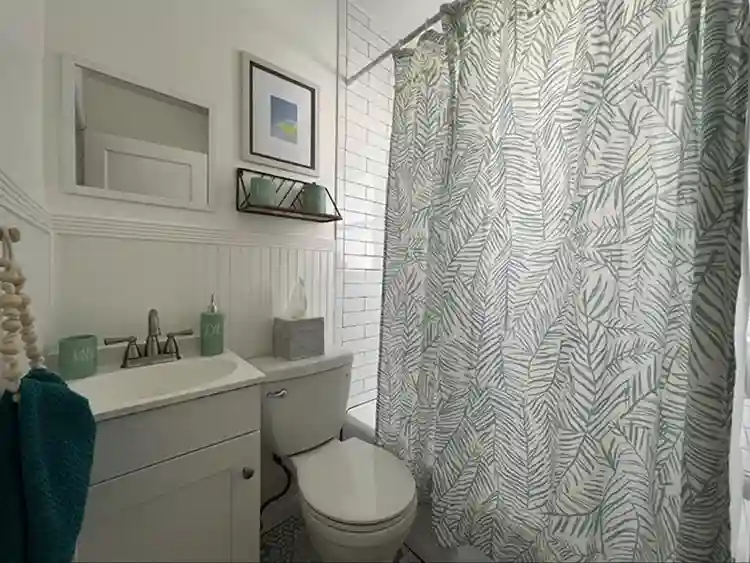 1/1 furnished available