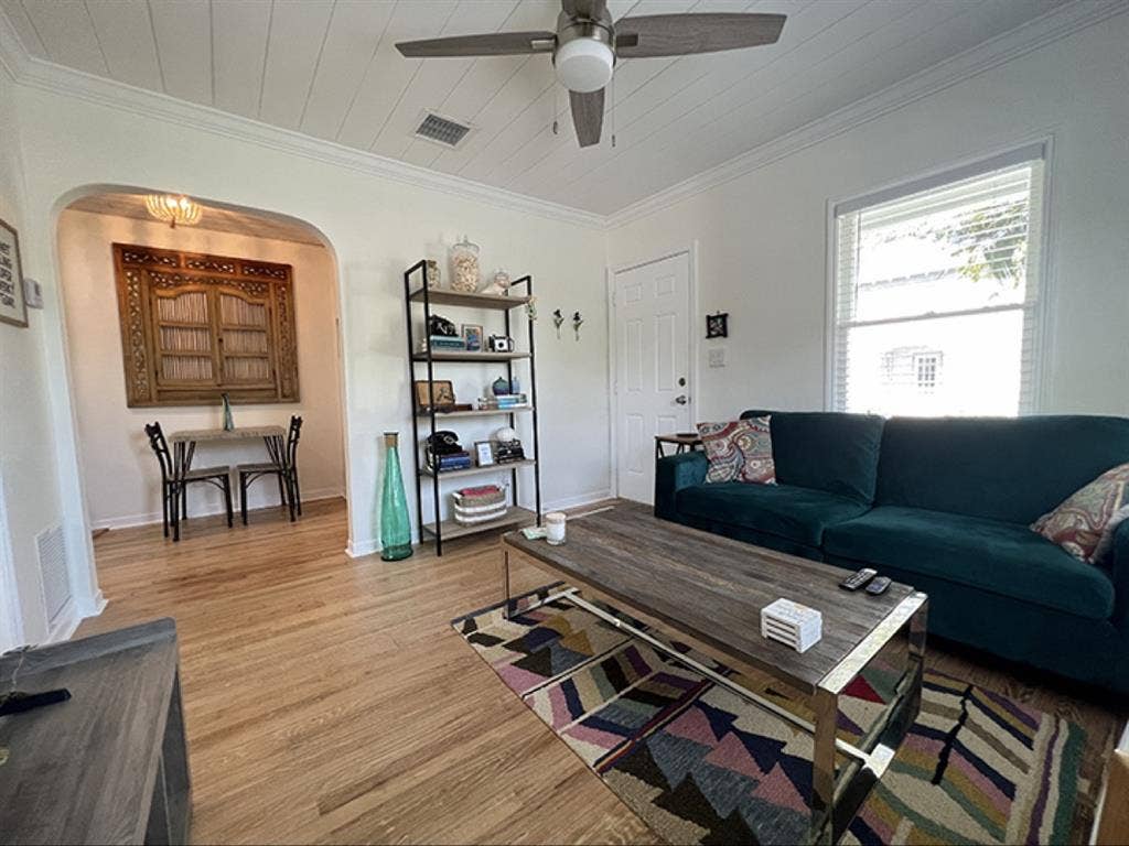 1/1 furnished available
