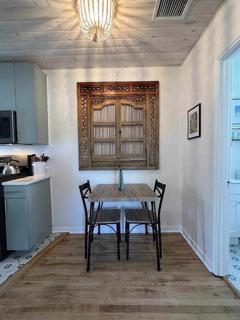 1/1 furnished available