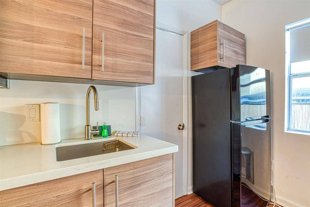 Cozy, waterfront condo with WiFi