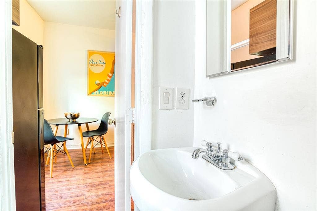 Cozy, waterfront condo with WiFi