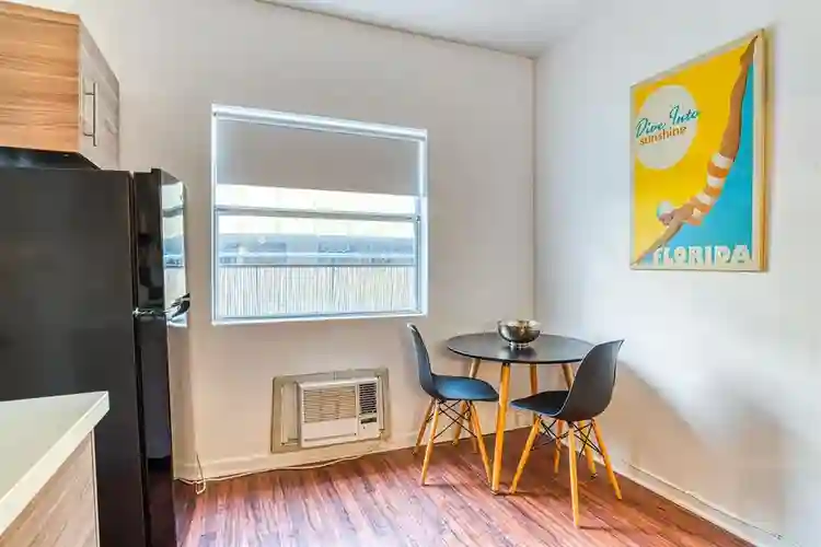 Cozy, waterfront condo with WiFi