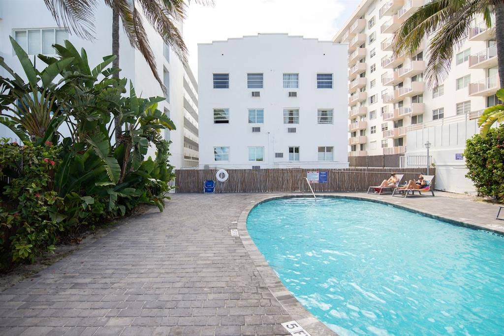 Cozy, waterfront condo with WiFi