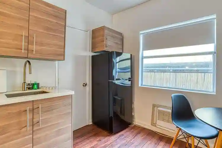 Cozy, waterfront condo with WiFi