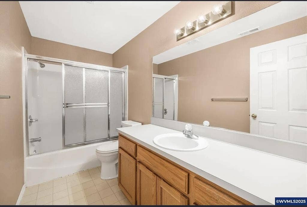 Room / loft/ bathroom