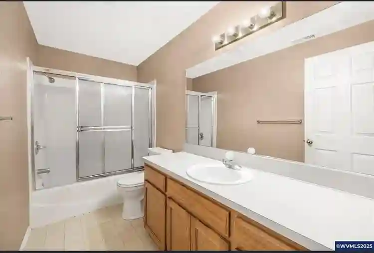 Room / loft/ bathroom