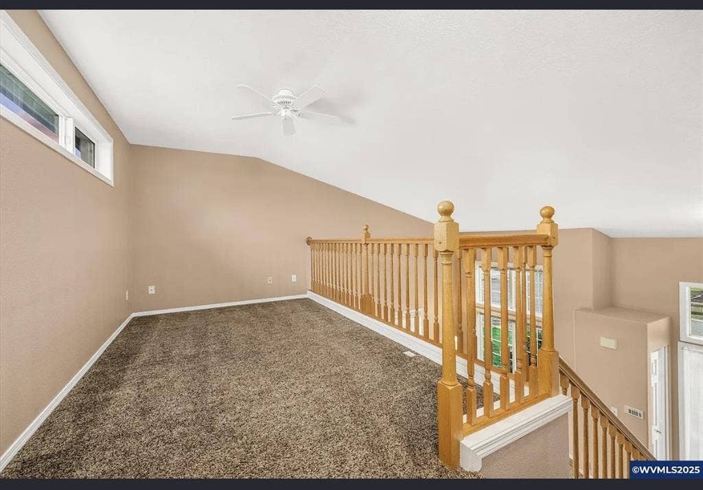 Room / loft/ bathroom